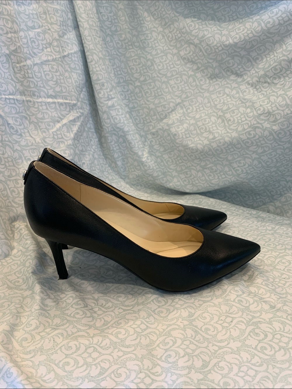 Nine West Women's Black Pointed-Toe Mid Heel Pumps US 7